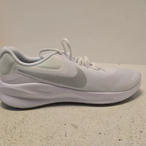 BOXED PAIR OF NIKE REVOLUTION 7 RUNNING SHOES β WHITE/PLATINUM β UK 11