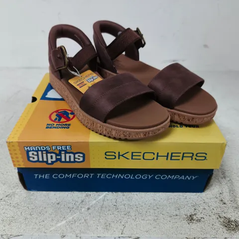 SKECHERS BOBS SUN VIBE BE CORKY SLIP-INS SANDAL - 6.5