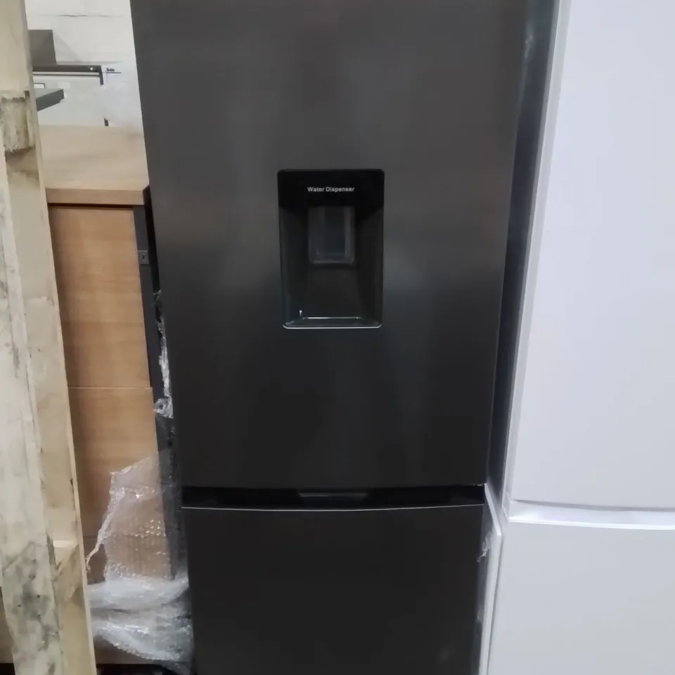 SWAN SR156130I 55CM WIDE, TOTAL NO FROST, 50/50 SPLIT, WATER DISPENSER, FRIDGE FREEZER - INOX