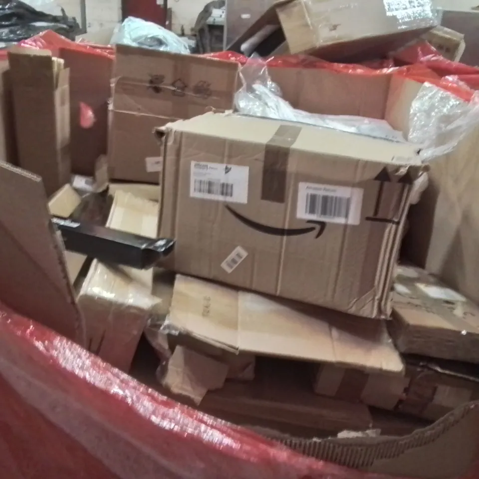 PALLET OF ASSORTED HOUSEHOLD GOODS AND PRODUCTS TO INCLUDE;TORQUE WRENCH,SUITCASE,RUG