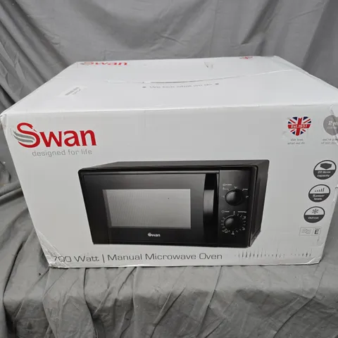 SWAN 700W MICROWAVE OVEN – BLACK (BOXED)