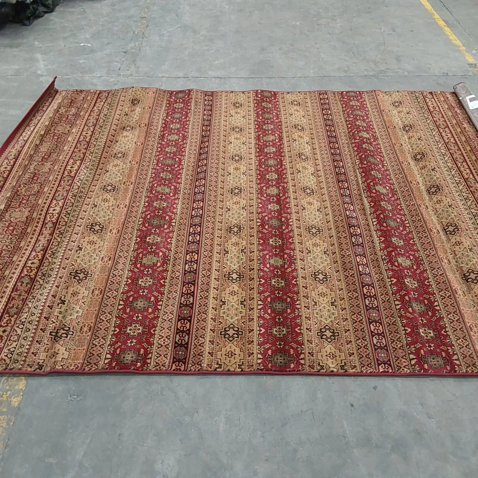 BOULDER BROOK RED/BROWN RUG // SIZE: 240 X 340cm