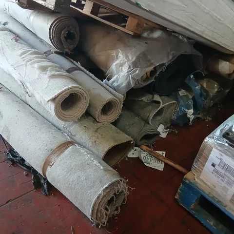 APPROXIMATELY 10 ASSORTED CARPETS IN VARIOUS SIZES