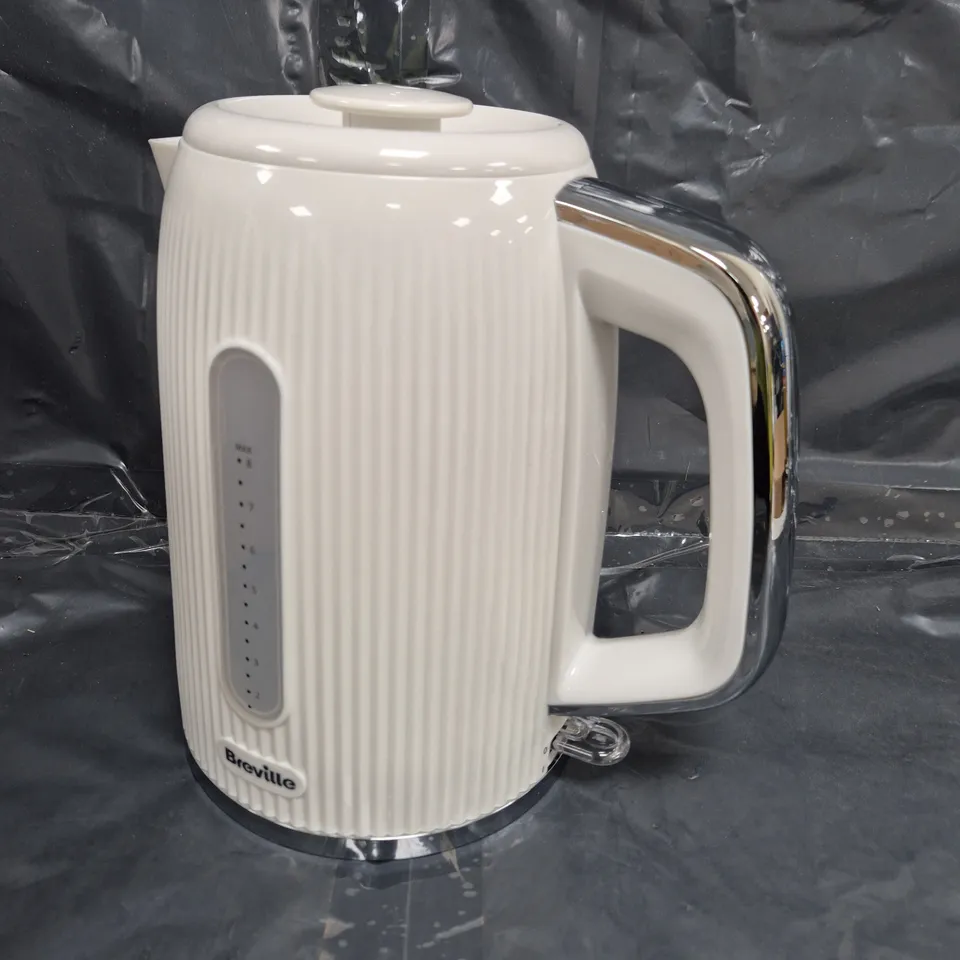 BOXED BREVILLE WHITE JUG KETTLE 