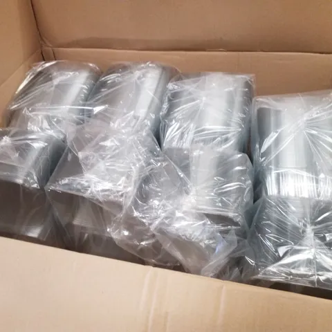 PALLET CONTAINING LARGE QUANTITY OF CLEAR PLASTIC RECTANGULAR CONTAINERS & LIDS
