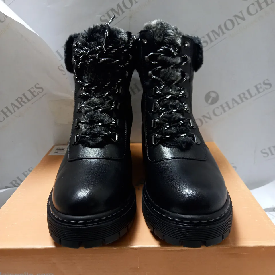 MODA IN PELLE BLACK CHARLOTTE HIKING BOOTS - SIZE 7