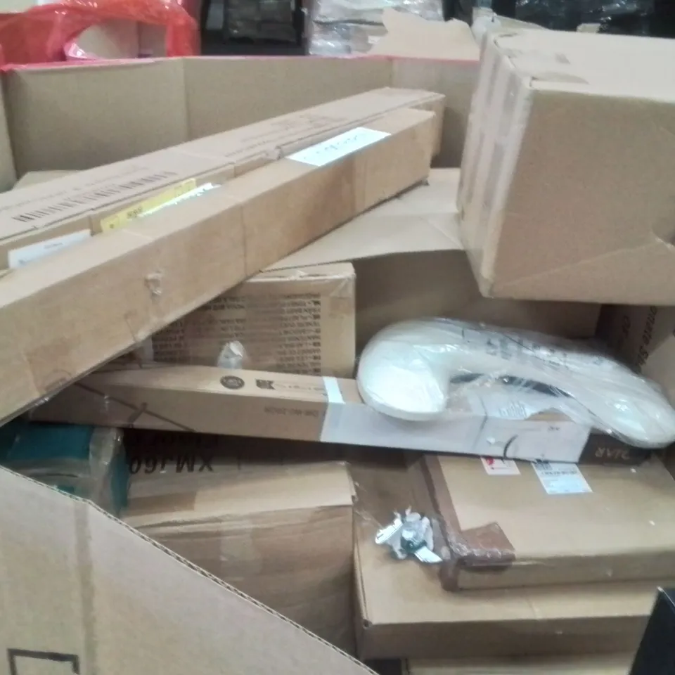 PALLET OF ASSORTED HOUSEHOLD GOODS AND PRODUCTS TO INCLUDE;TOILET SEAT,AQUARIUM LIGHT,DANCE PAD GAME
