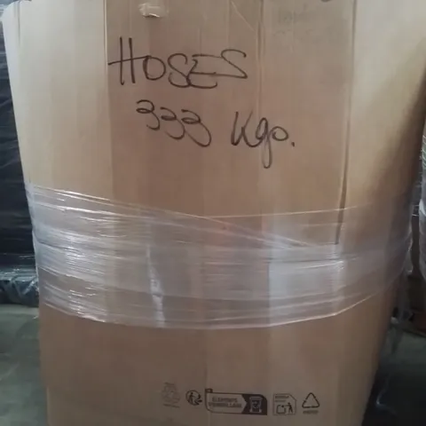 PALLET CONTAINING A LARGE QUANTITY OF HOSES