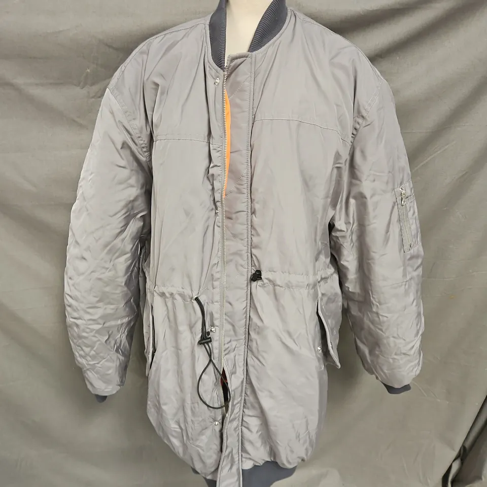 COLLUSION BOMBER JACKET IN SILVER FERN SIZE S