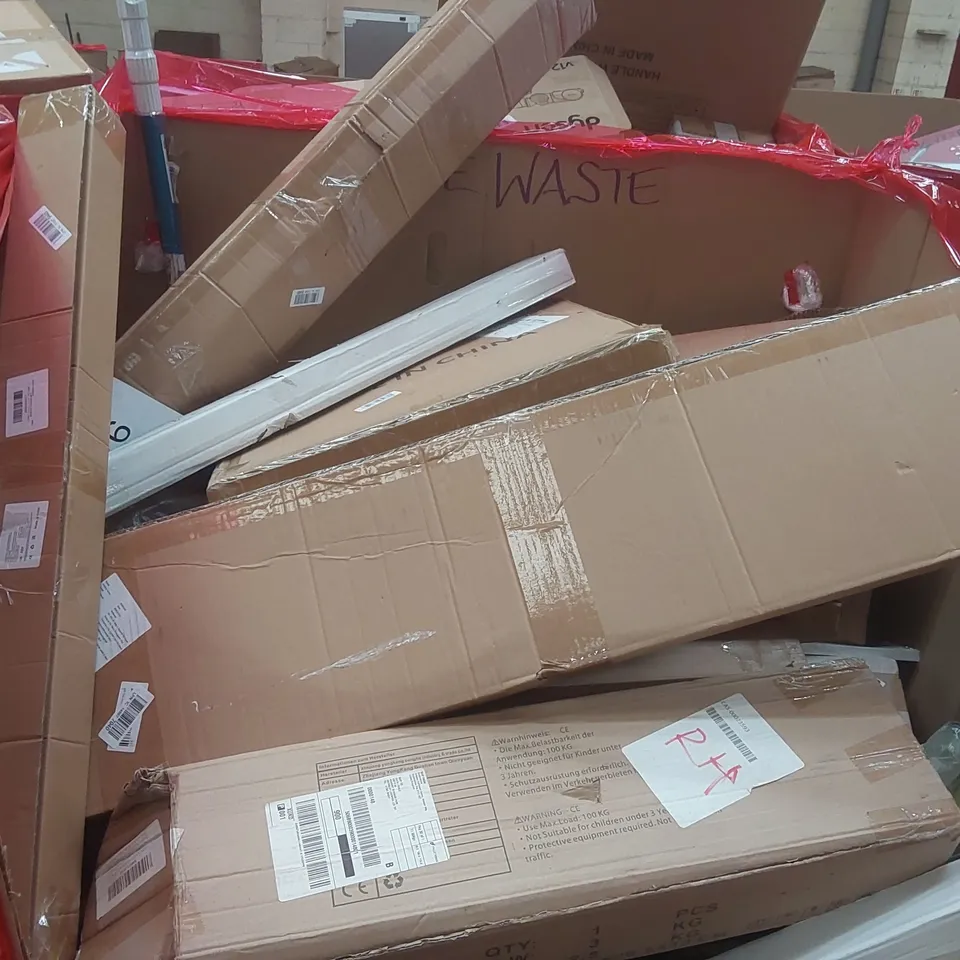 PALLET CONTAINING A LARGE QUANTITY OF ASSORTED ITEMS INCLUDING: CATBOXY SMART WET FEEDER, RUG, PET PLAYPEN, LAWN LEVELING RAKE ECT