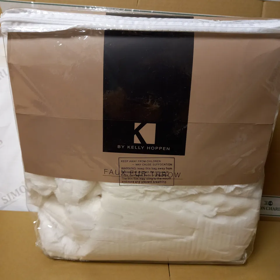 KELLY HOPPEN WINTER WHITE THROW 