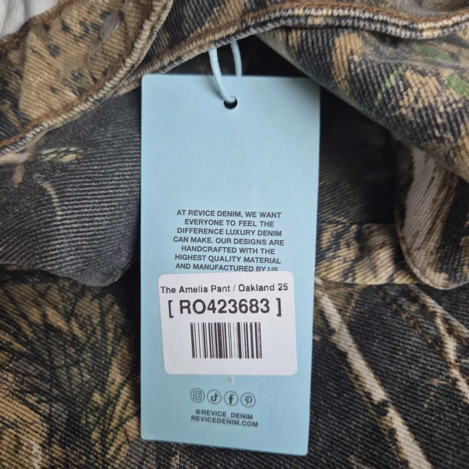 REVICE LOS ANGELES CAMOUFLAGE CARGO TROUSERS SIZE 25