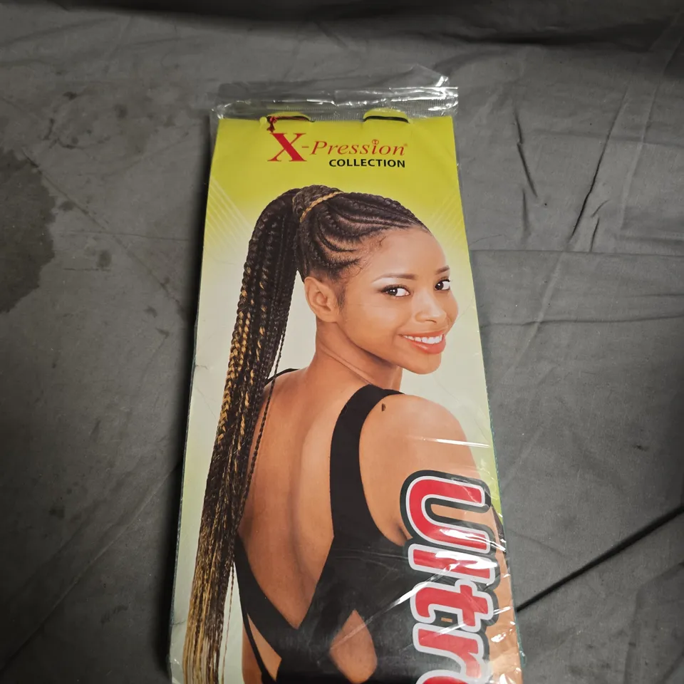 APPROXIMATELY 7 ASSORTED HEALTH AND BEAUTY PRODUCTS INCLUDING VIKING ROLLER BRUSH AND X PRESSION HAIR EXTENSION 