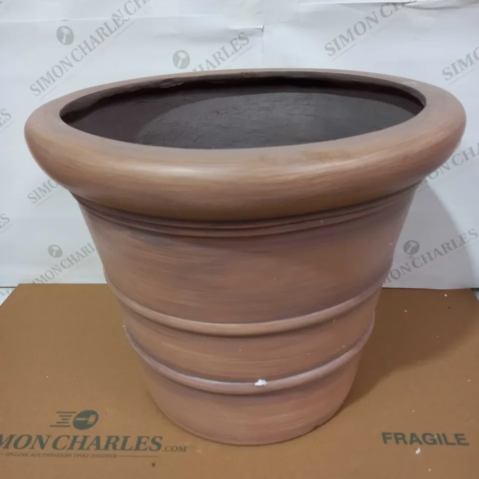TERRACOTTA PLANTER - PURPLE