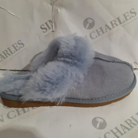 BONOVA SLIPON SLIPPERS IN BLUE - SIZE 6
