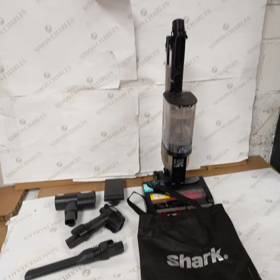 SHARK CORDLESS STICK VACUUM CLEANER PET PRO MODEL