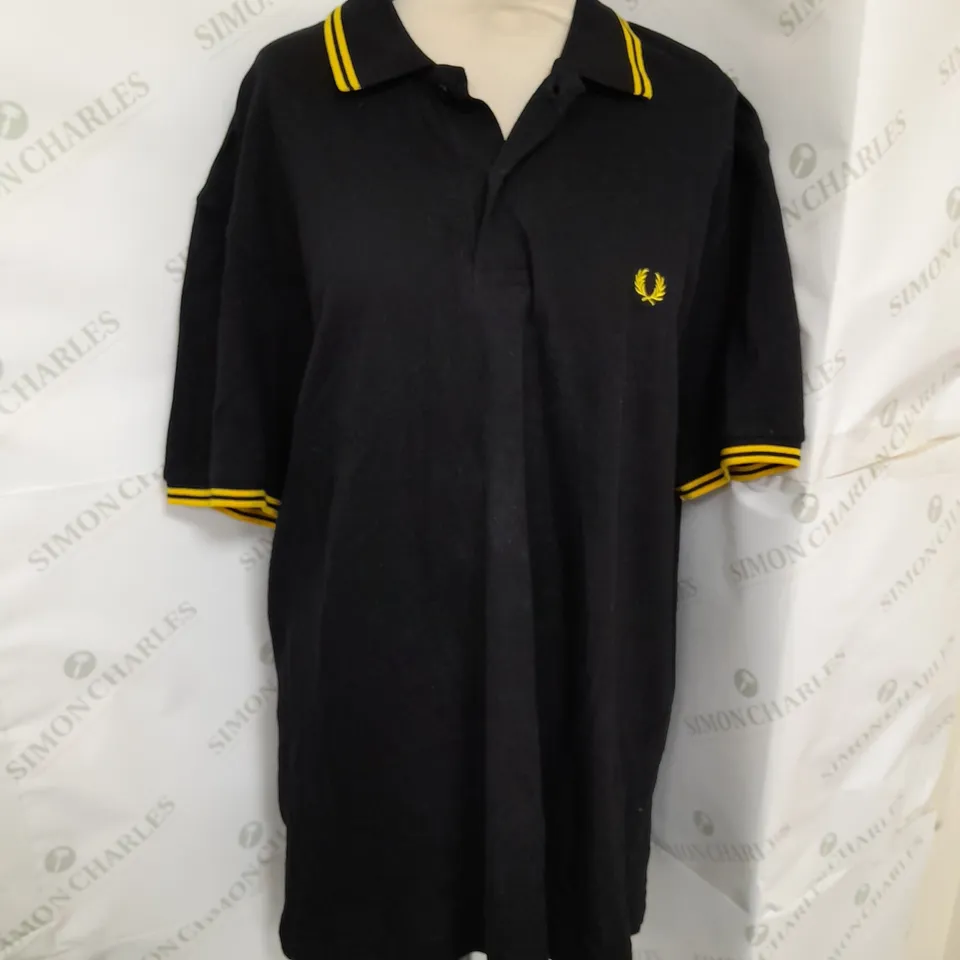 FREDPERRY POLO SHIRT IN BLACK AND YELLOW SIZEXL
