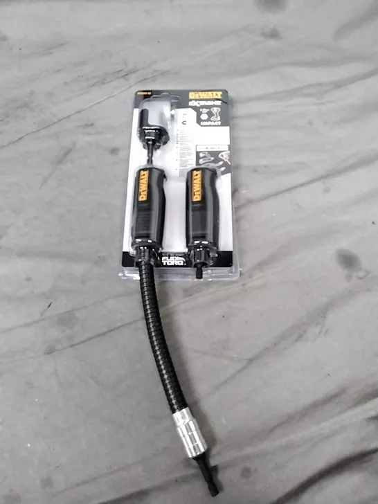 Lot 4990: DEWALT DT20502-QZ 1/4" HEX IMPACT RIGHT ANGLE AND FLEXI ...