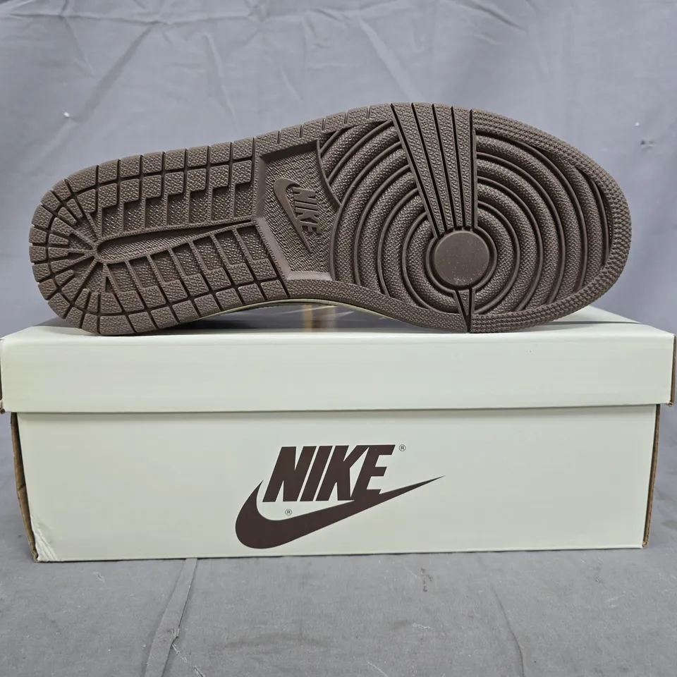BOXED PAIR OF NIKE AIR JORDAN 1 CACTUS JACK SHOES IN CREAM/BROWN SIZE UK 8.5