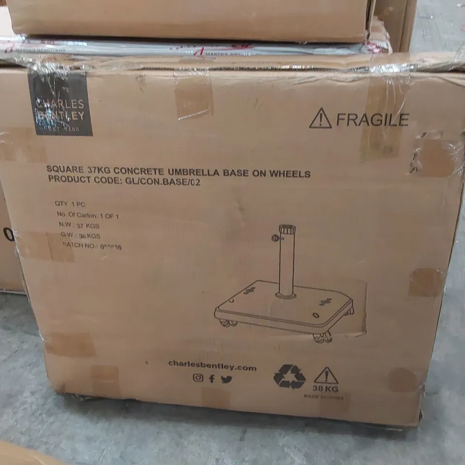 BOXED CONCRETE FREESTANDING UMBRELLA BASE (1 BOX)