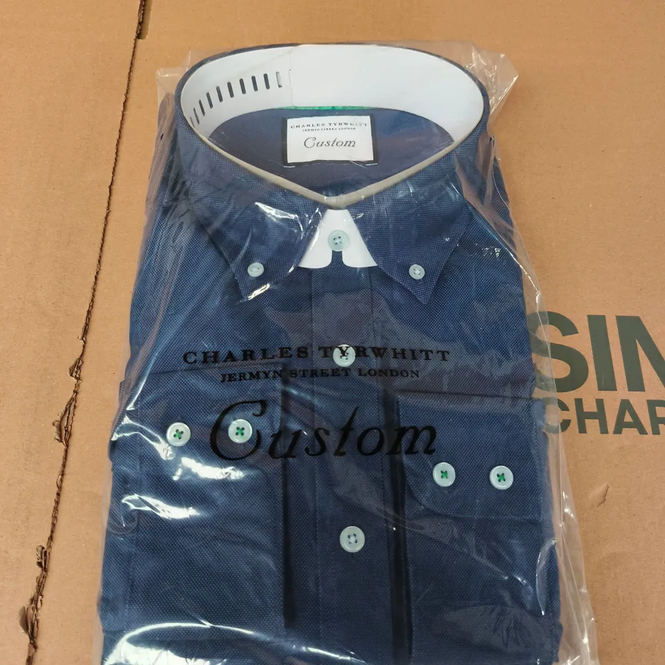 CHARLES TYRWHITT MEN’S BLUE SHIRT – SIZE UNSPECIFIED