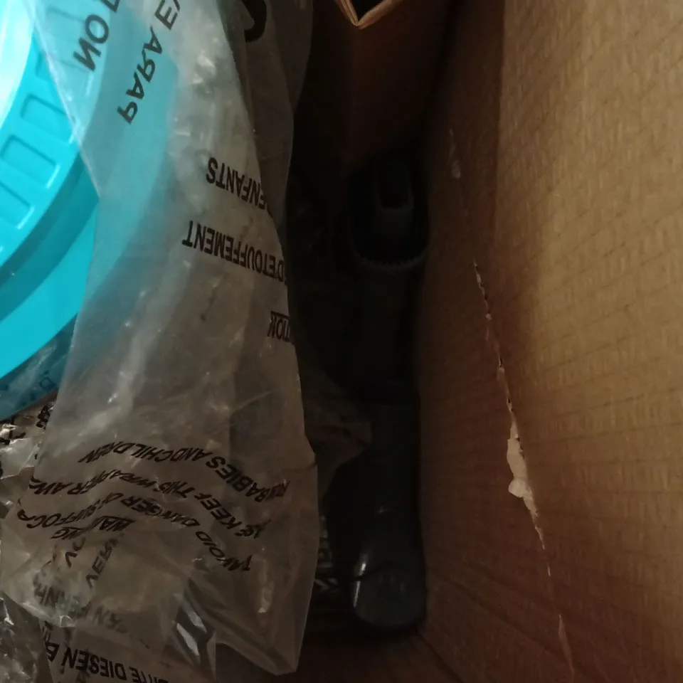 VAX MACHAIR VACUUM CLEANER – MODEL UCA3GEV1, BOXED