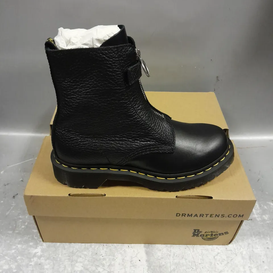 BOXED PAIR OF DR MARTENS PASCAL FRONT ZIP BOOTS IN BLACK SIZE UK 4