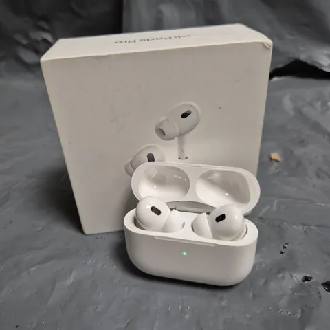 APPLE AIRPODS PRO (2ND GENERATION) WITH MAGSAFE CHARGING CASE (USB-C) - WHITE