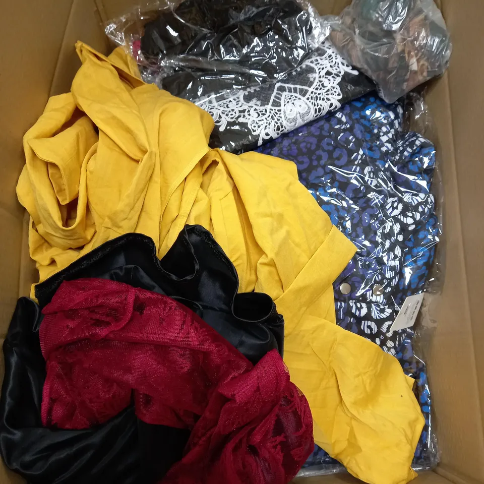 BOX OF APPROX. 50 ASSORTED CLOTHING VARYING IN SIZE/COLOUR/STYLE TO INCLUDE:  TOPS, TROUSERS, JUMPERS