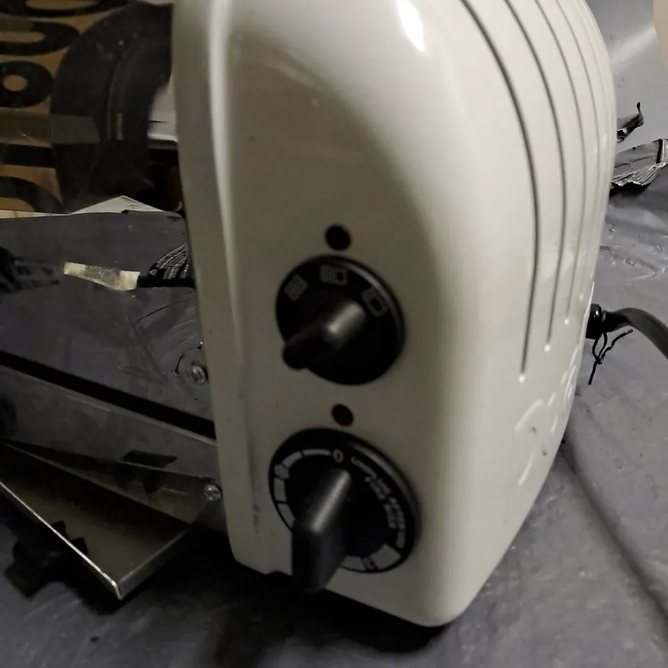 DUALIT 6-SLICE TOASTER - WHITE