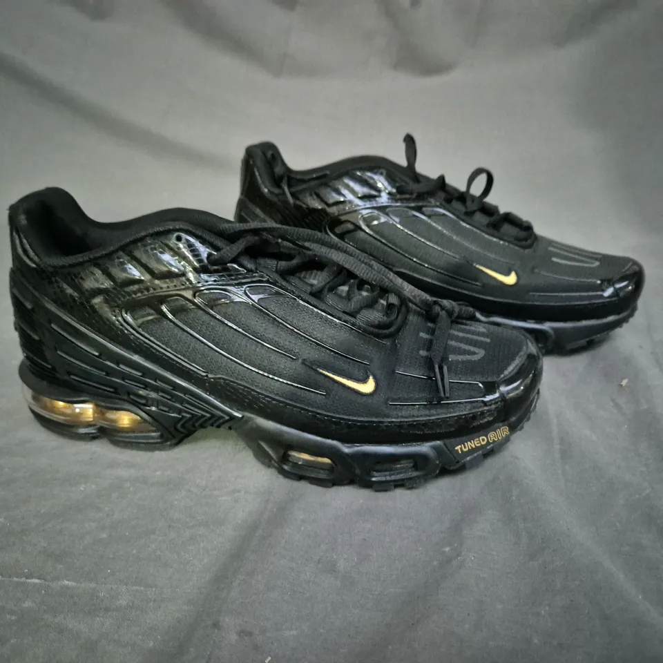 UNBOXED PAIR OF NIKE TN AIR MAX PLUS BLACK UK 8.5