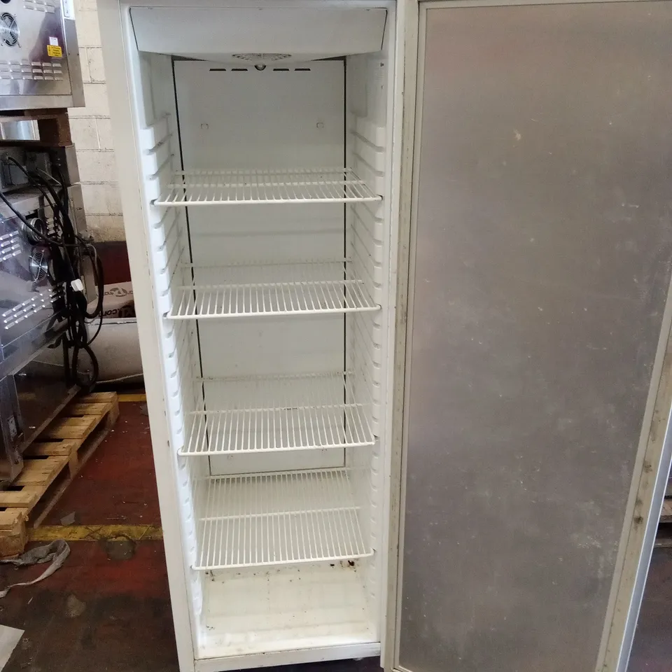 GRAM COMMERCIAL FRIDGE - WHITE
