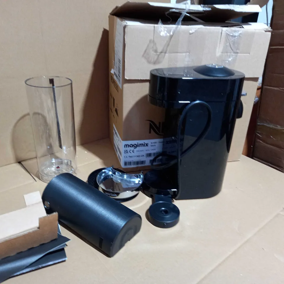 BOXED NESPRESSO COFFEE MACHINE