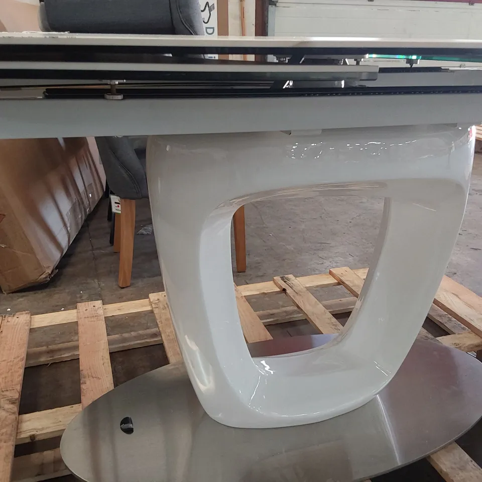 DESIGNER WHITE MARBLE EFFECT EXTENDING DINING TABLE ON HIGH GLOSS WHITE PEDESTAL