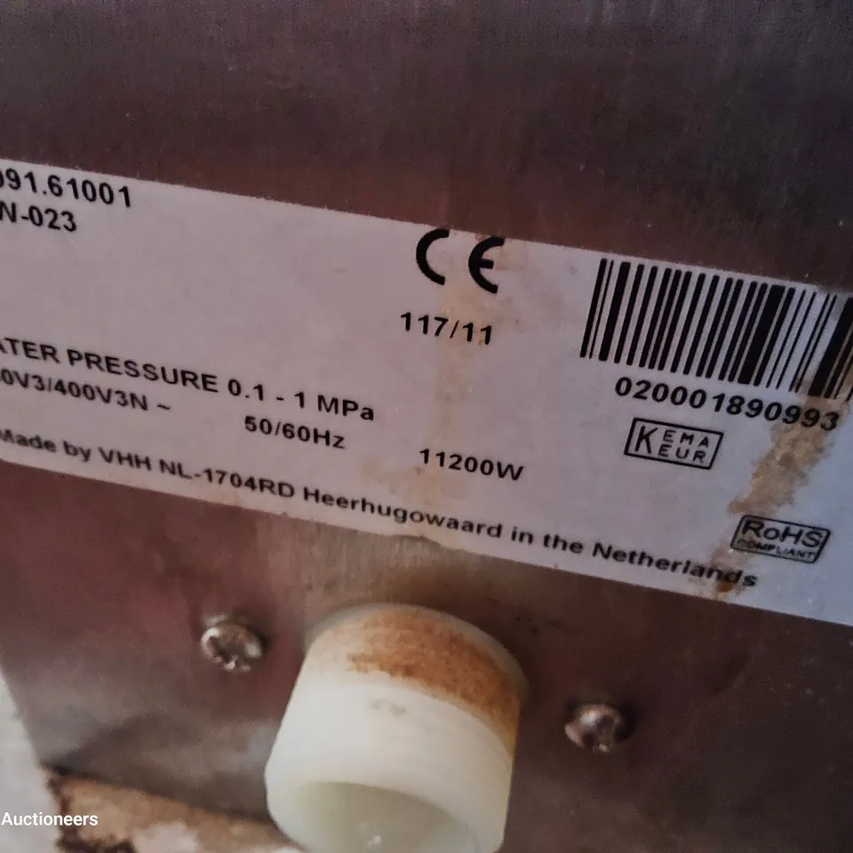BRAVILOR BONAMAT B20-HV HOT WATER BOILER WITH 2 URNS