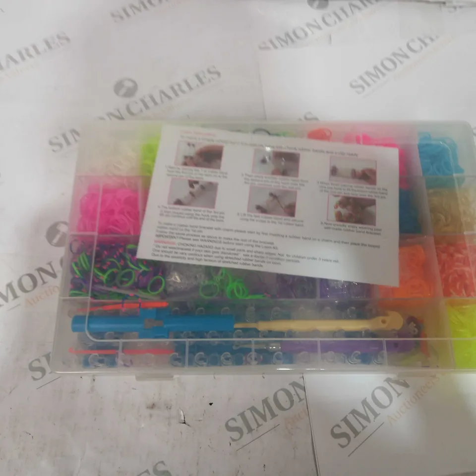 BOXED DIY COLOURFUL FRIENDSHIP LOOM BANDS