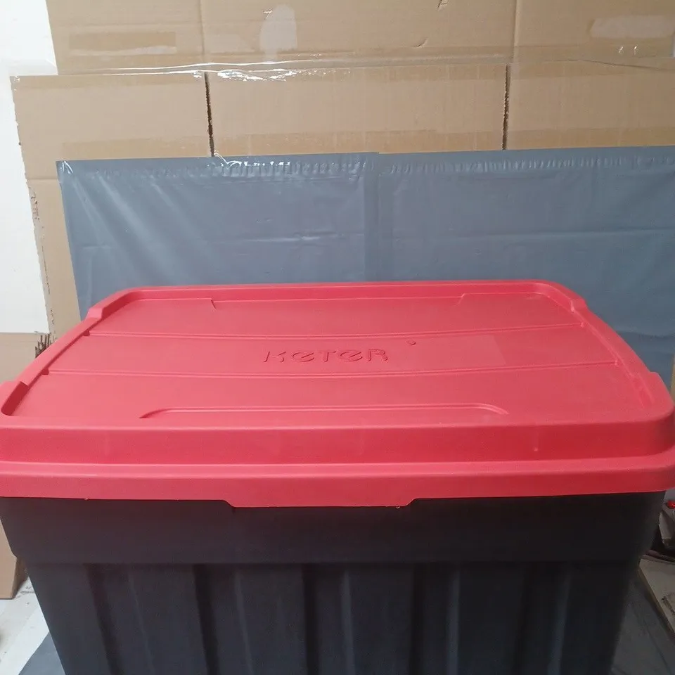 LARGE KETER STORAGE TUB IN BLACK WITH RED LID