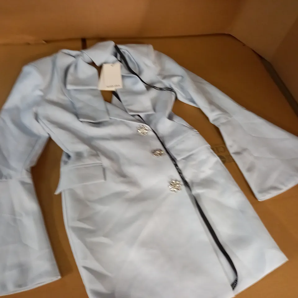 LAVISH ALICE STATEMENT BUTTON BOW BACK BLAZER DRESS IN BABY BLUE - 10