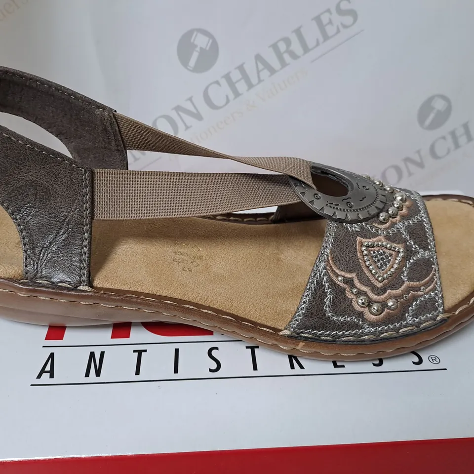 BOXED RIEKER ANTISTRESS SANDLES IN GREY SIZE US 8