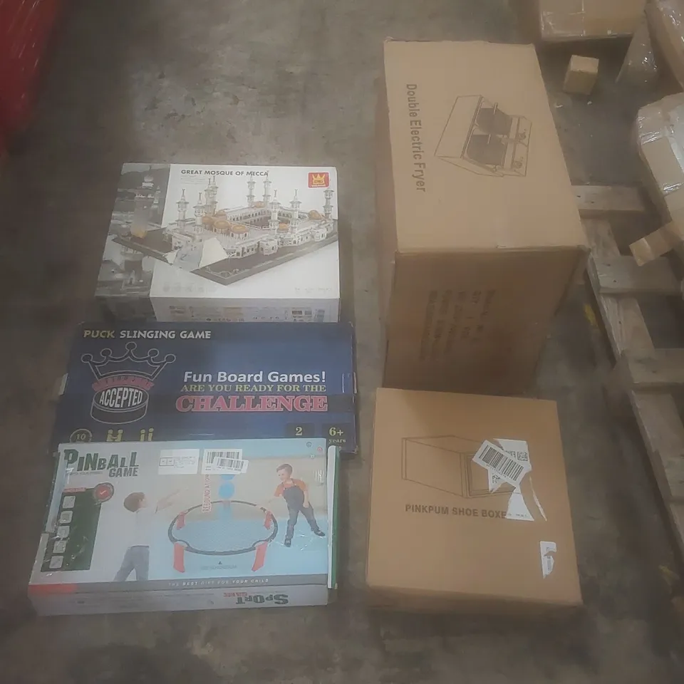 PALLET OF ASSORTED HOUSEHOLD ITEMS AND CONSUMER PRODUCTS TO INCLUDE; TOYS, SHOE BOX, DOUBLE ELECTRIC FRYER ETC 