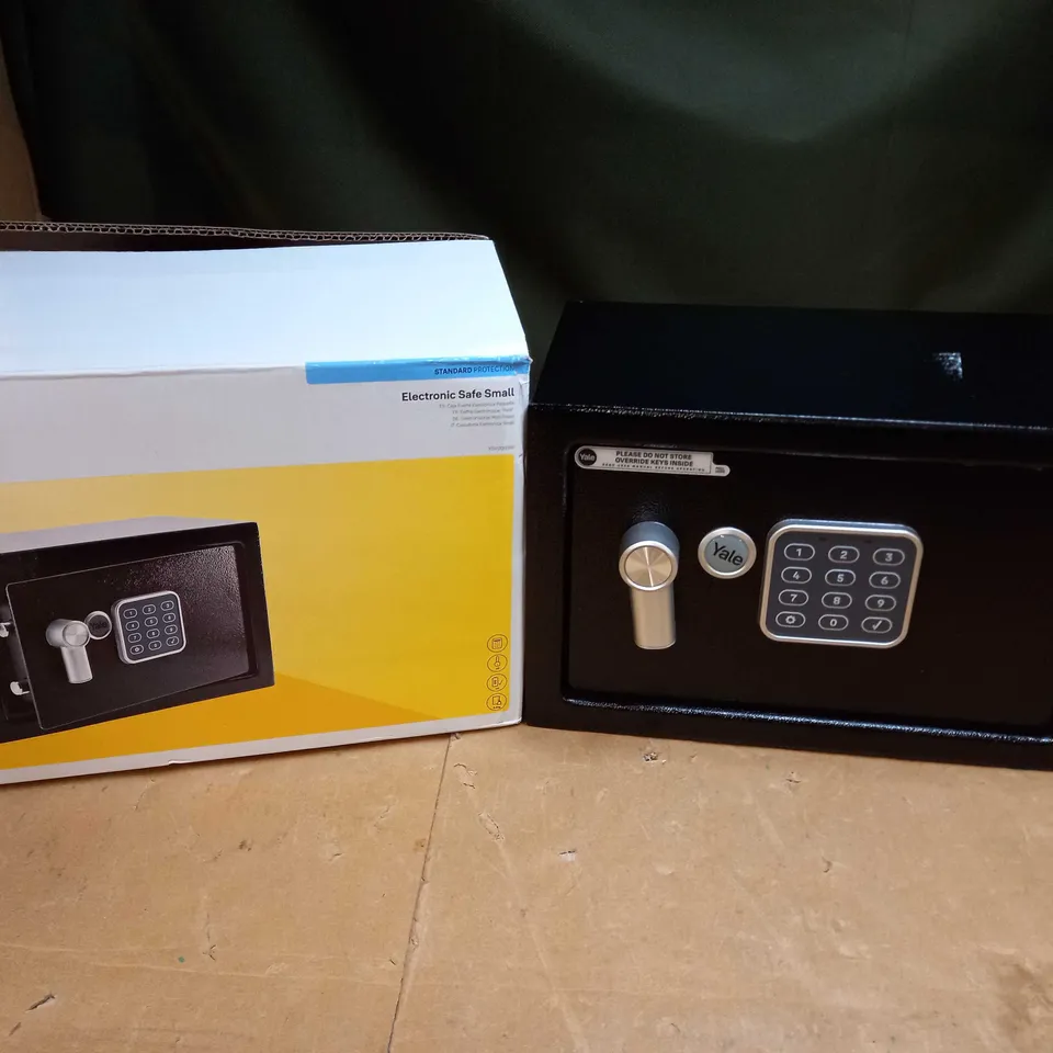 YALE ELECTRONIC SAFE 
