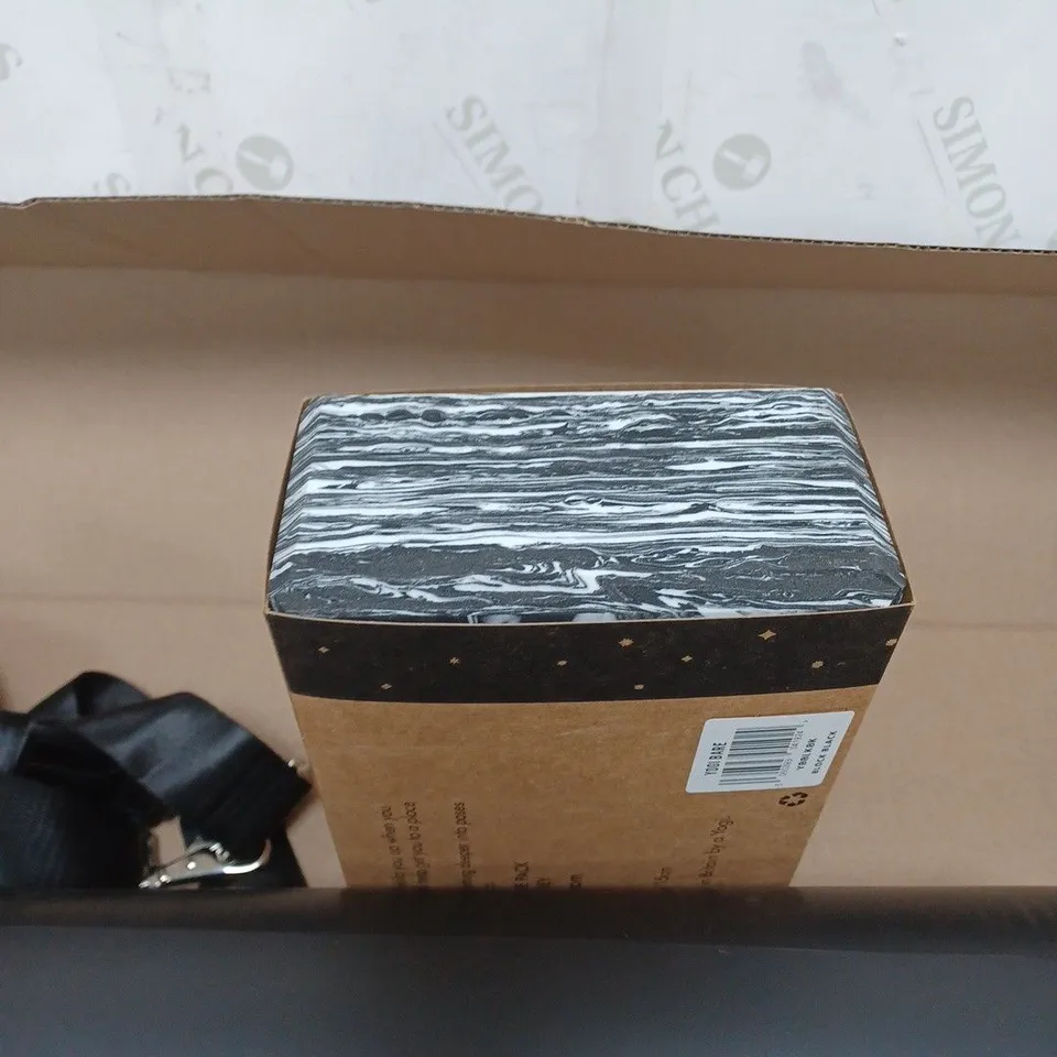 BOXED YOGI BARE YOGA MAT AND BLOCK BLACK