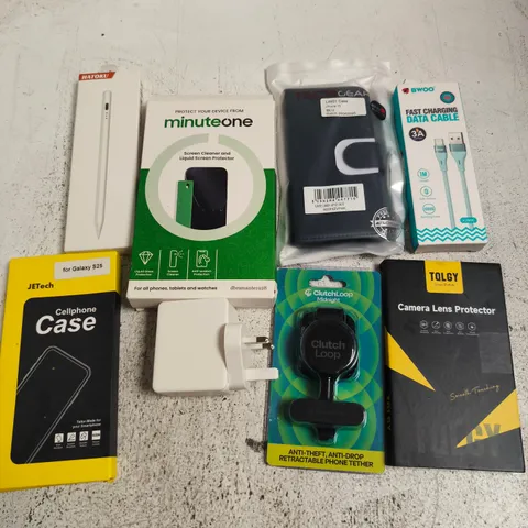 APPROXIMATELY 15 ASSORTED MOBILE PHONE ACCESSORIES TO INCLUDE POWER BANKS, CASES AND CHARGE CABLES