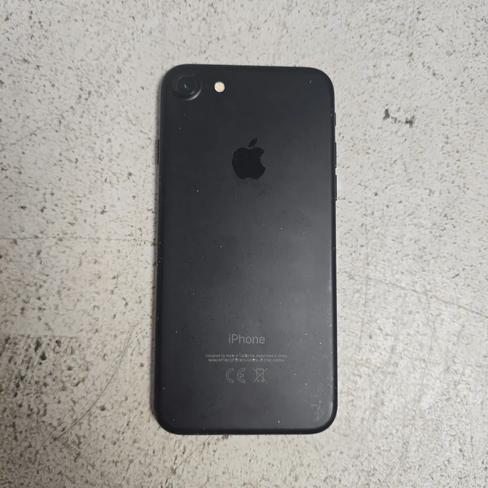 APPLE IPHONE 7 A1778 MOBILE PHONE