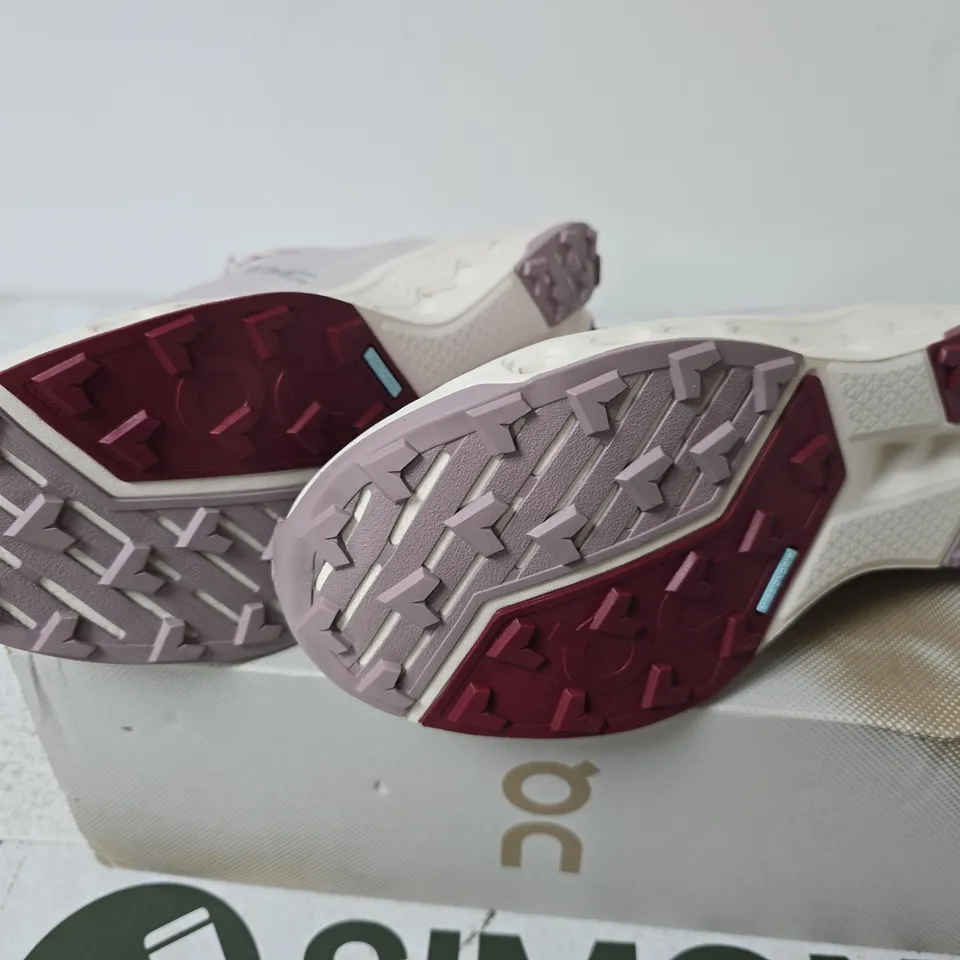 BOXED ON WOMENS CLOUDSURFER TRAIL 2, LILY/GARDENIA - SIZE UK 8 