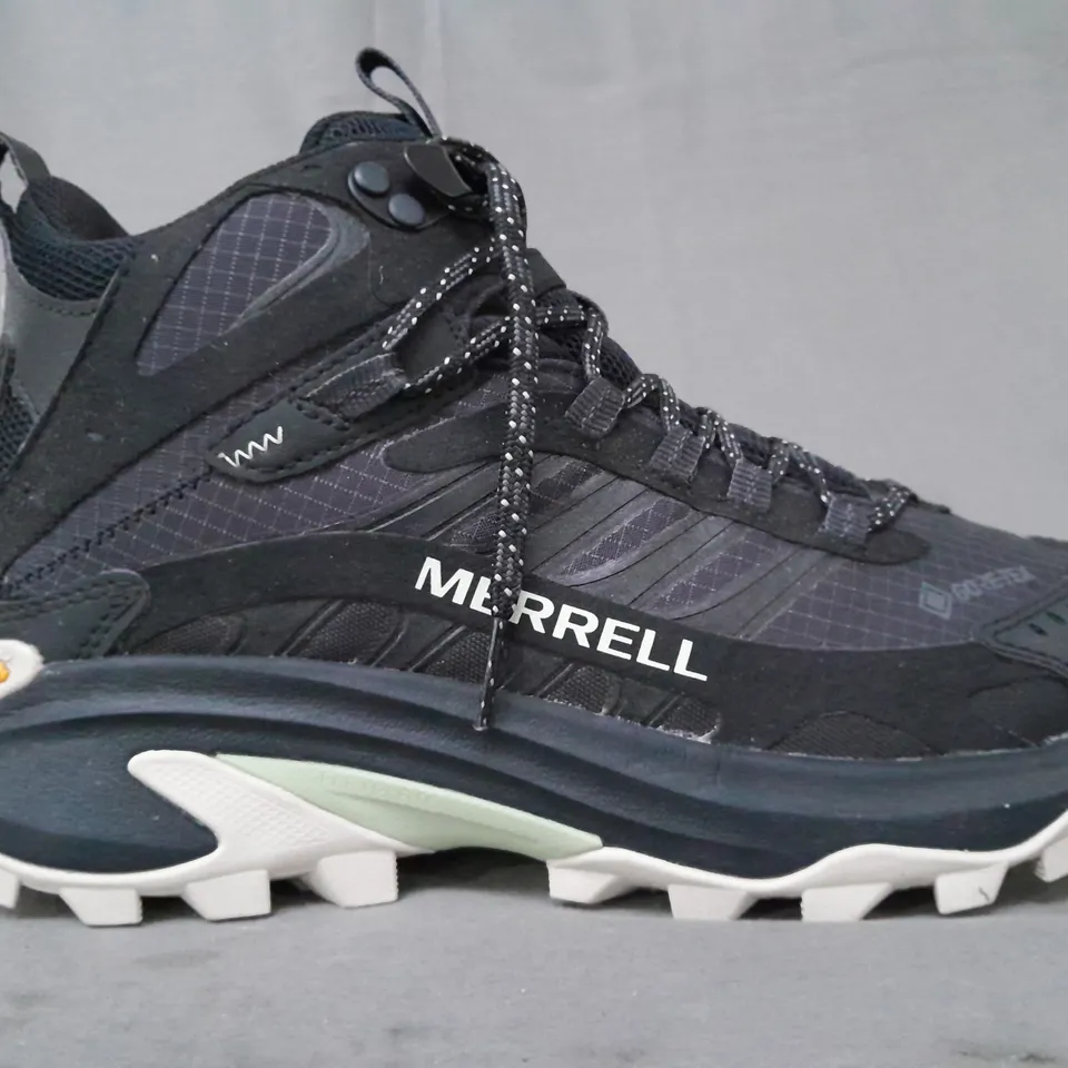 BOXED PAIR OF MERRELL MOAB SPEED 2 MID GTX SHOES IN BLACK UK SIZE 5