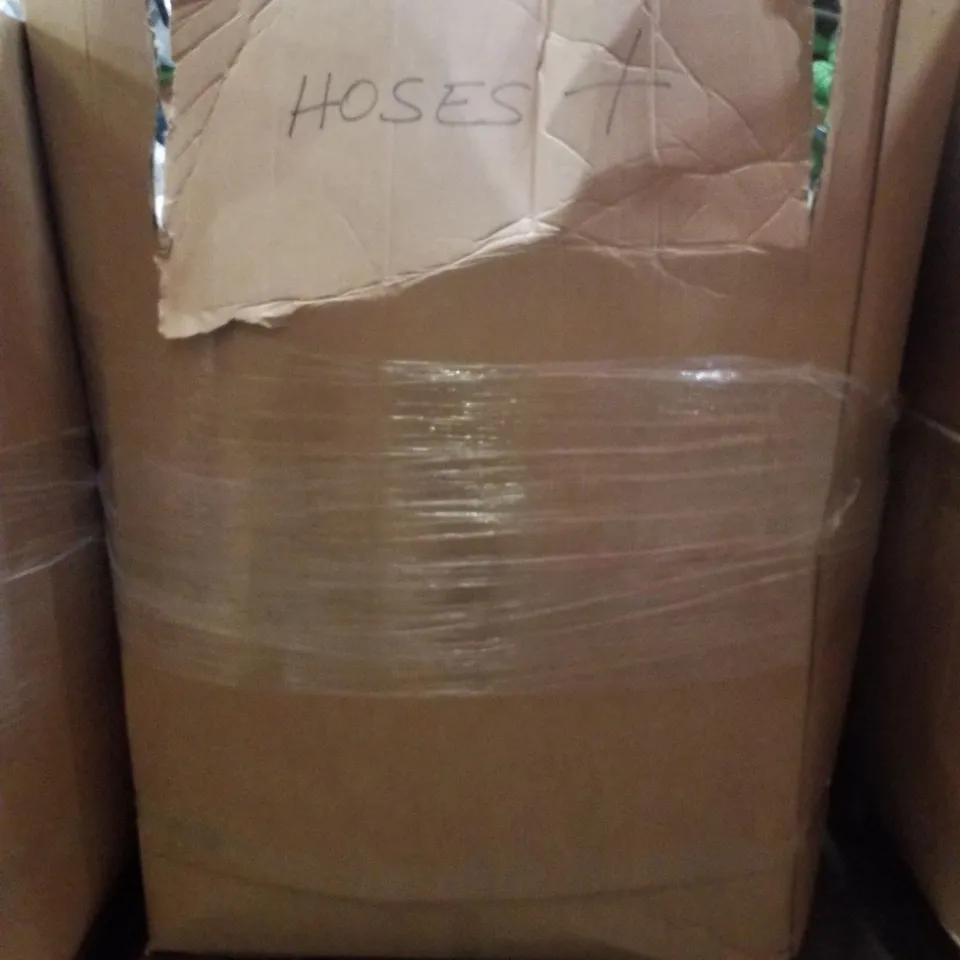 PALLET CONTAINING ASSORTED GARDEN HOSES & INFLATABLES 
