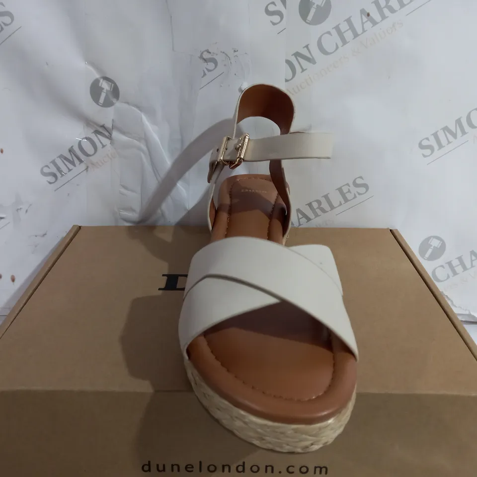 DUNE LINNIE CROSS STRAP FLATFORM SANDALS SIZE 6