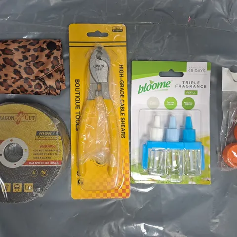 APPROXIMATELY 10 ASSORTED HOUSEHOLD ITEMS TO INCLUDE HIGH-GRADE CABLE SHEARS, BLOOME TRIPLE FRAGRANCE, ETC