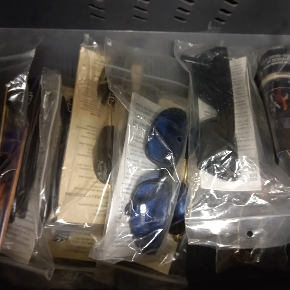 APPROXIMATELY 10 ASSORTED DE RIGO STING SUNGLASSES TO INCLUDE MODELS 4214, 4354, 6063, 4364 ETC. 